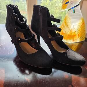 Black Mary Jane heels